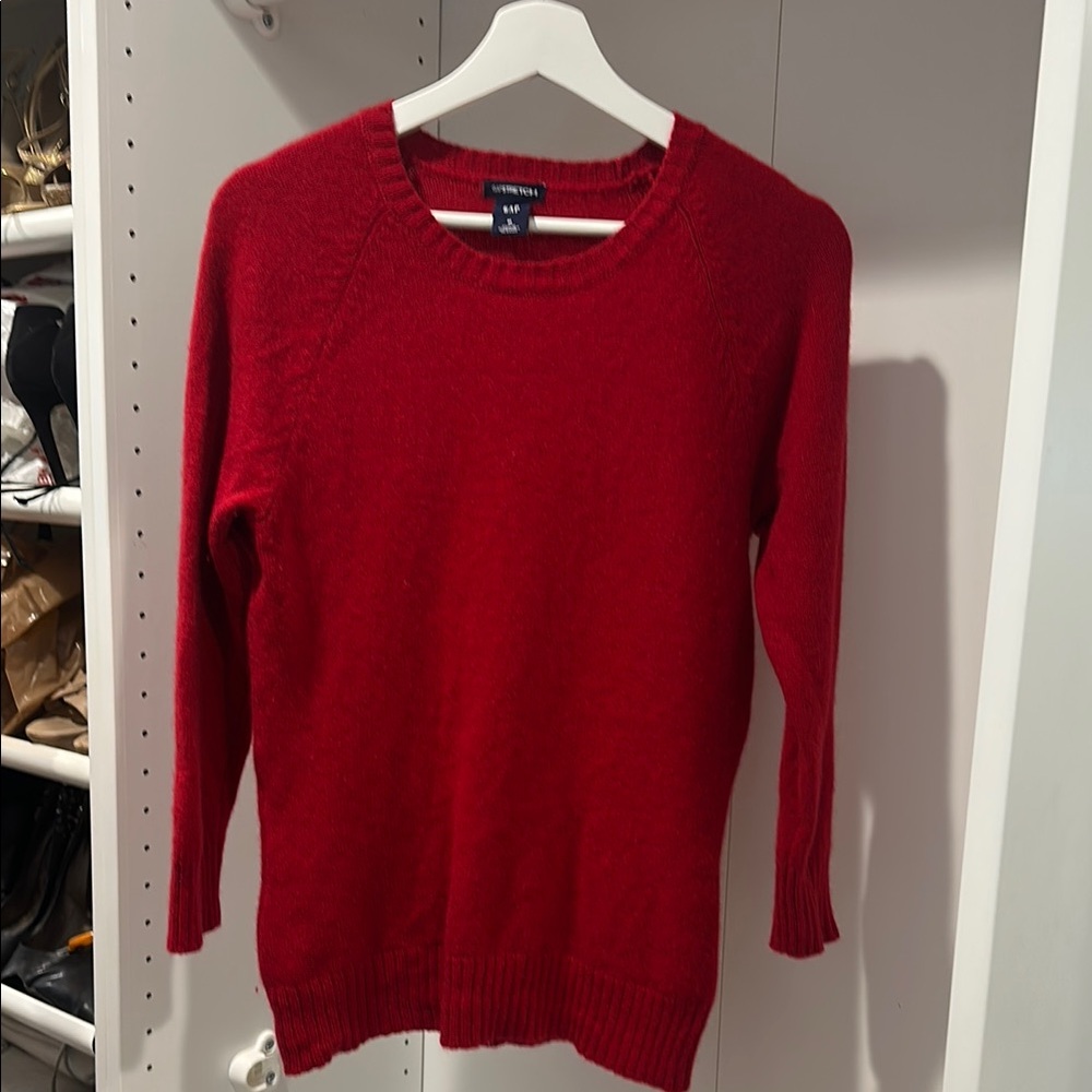 GAP Red Crew Neck Sweater Soft Knit Classic